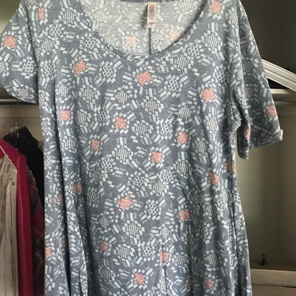 Lularoe top